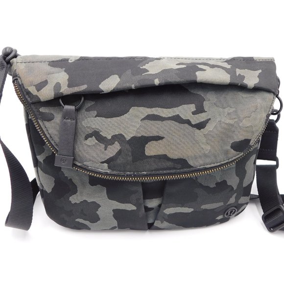 Lululemon athletica Camo Crossbody Bag - Black and Gray EUC - Picture 13 of 13